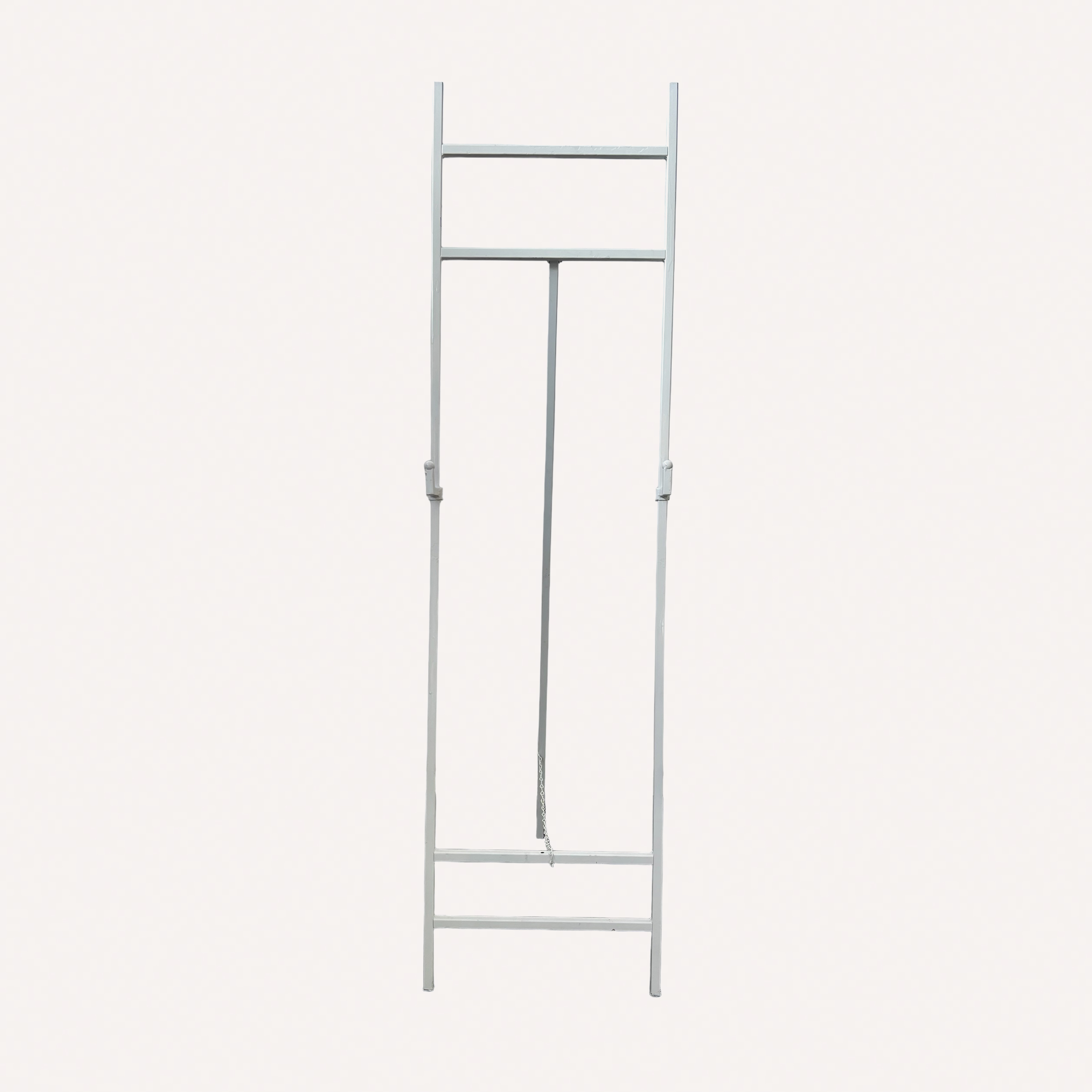 WHITE FLOOR STANDING EASEL