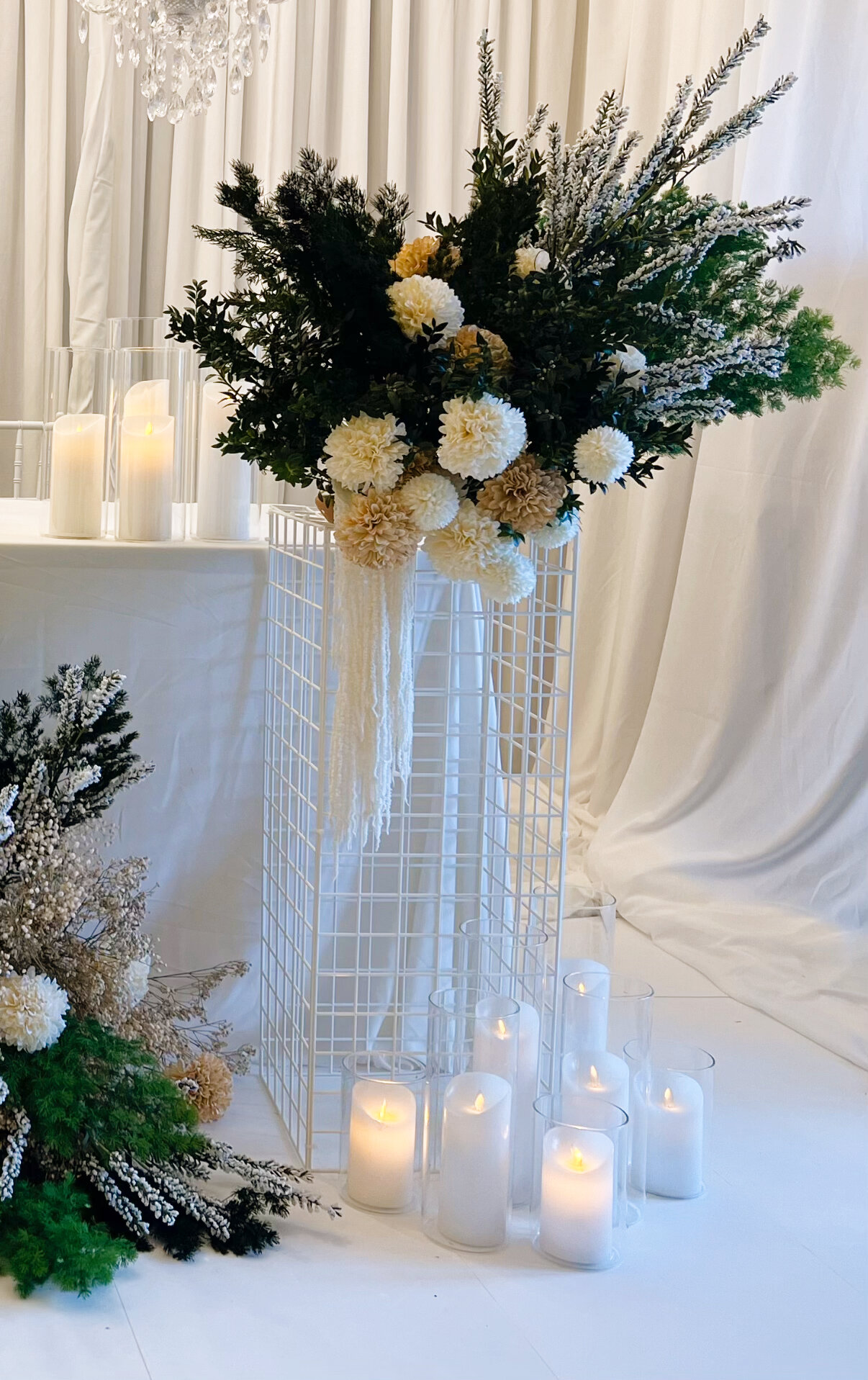 Flower stand hire in Auckland for weddings, events, and parties – elegant floral displays for stunning decor.