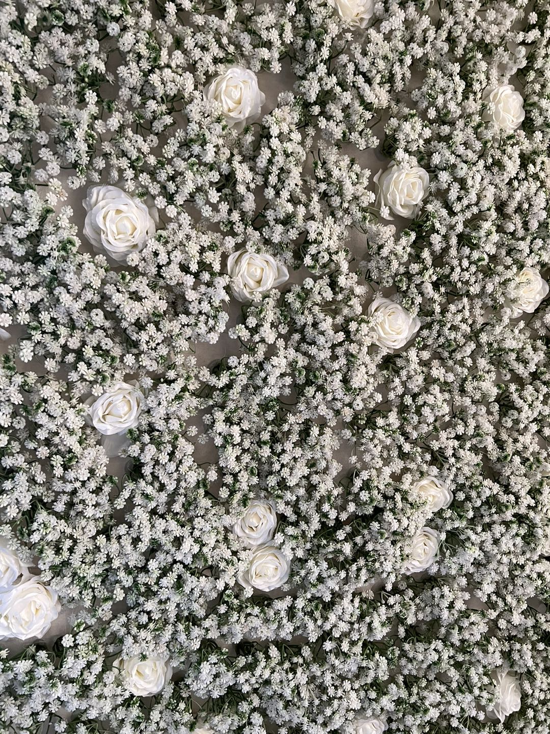 BABY’S BREATH FLOWER WALL