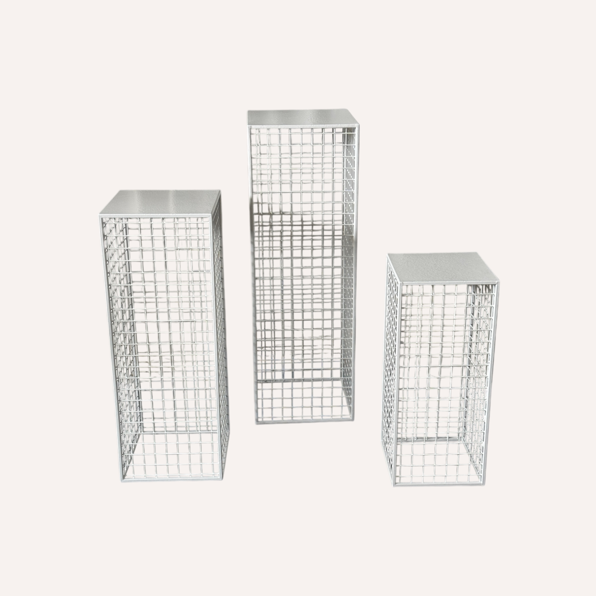 WHITE MESH PLINTH